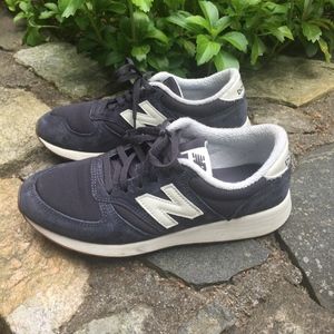 Navy Women's New Balance 420 Sneaker